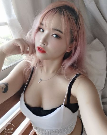 她丈夫面前被耍了_高清直播在线观看
